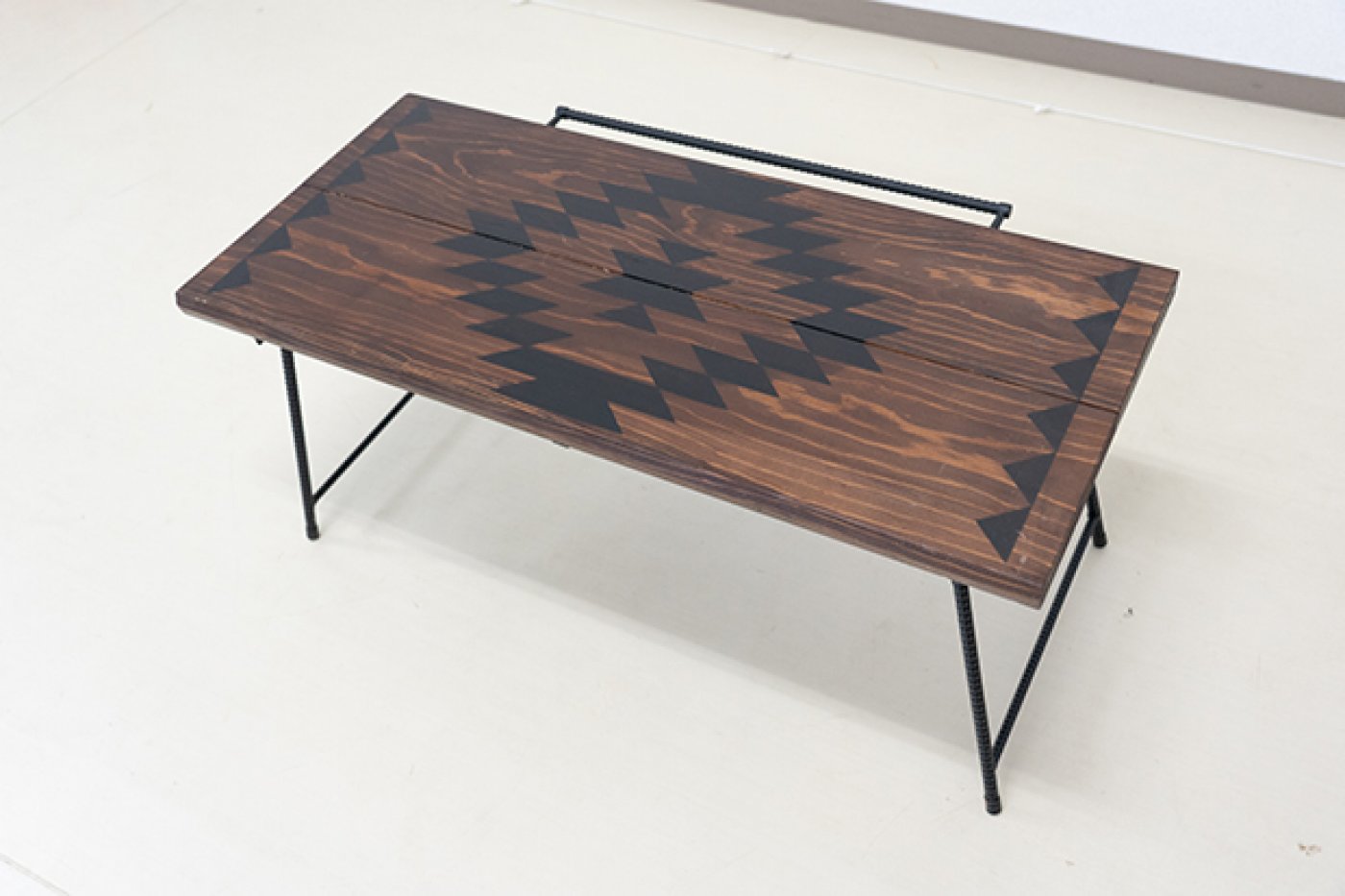 アイアンローテーブル オルティガ柄