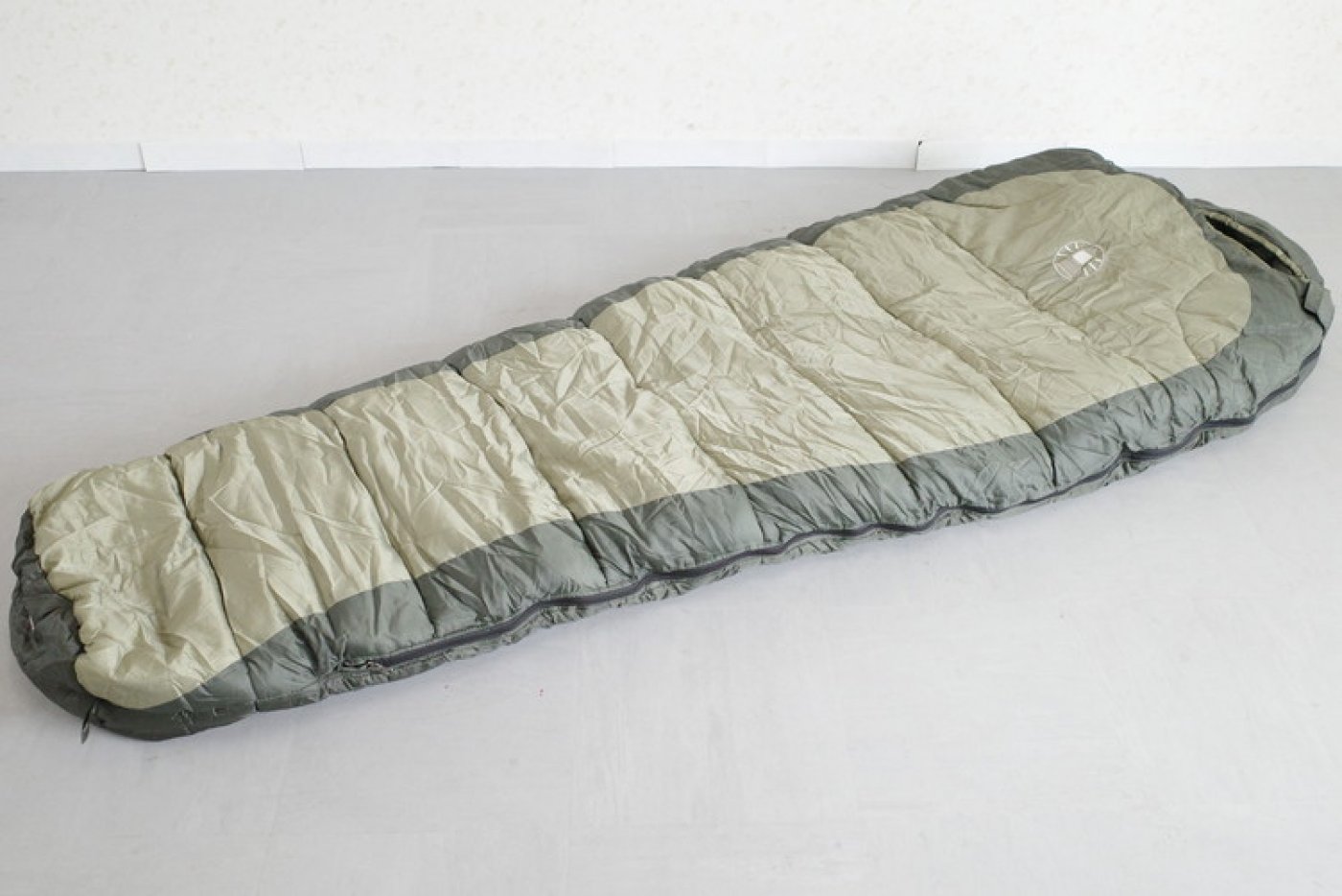 商品画像 【冬オススメ】コールマン マミー型寝袋（グリーンブラック） 1