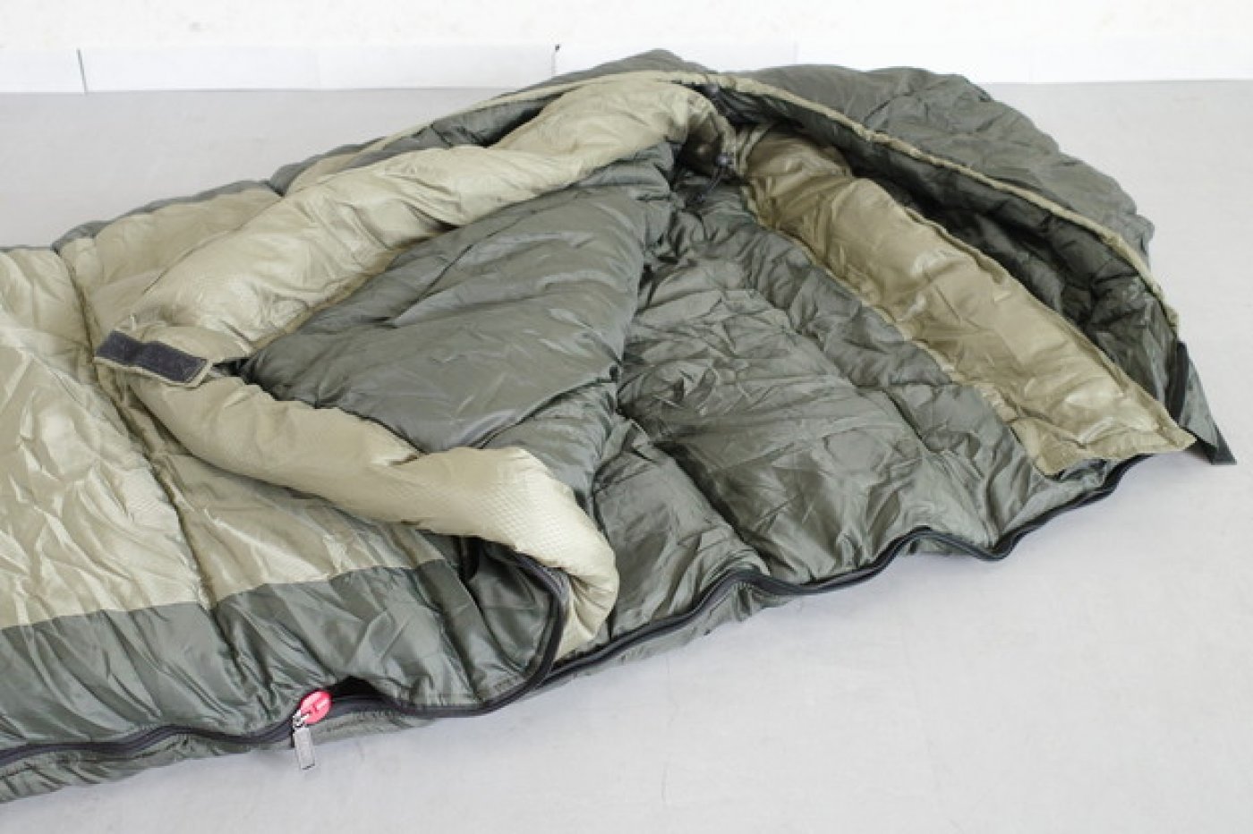 商品画像 【冬オススメ】コールマン マミー型寝袋（グリーンブラック） 3